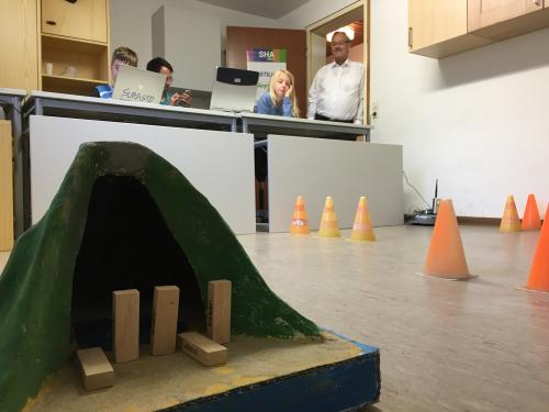 Bild "Events:Roomba_Makernight-Steine.jpg"