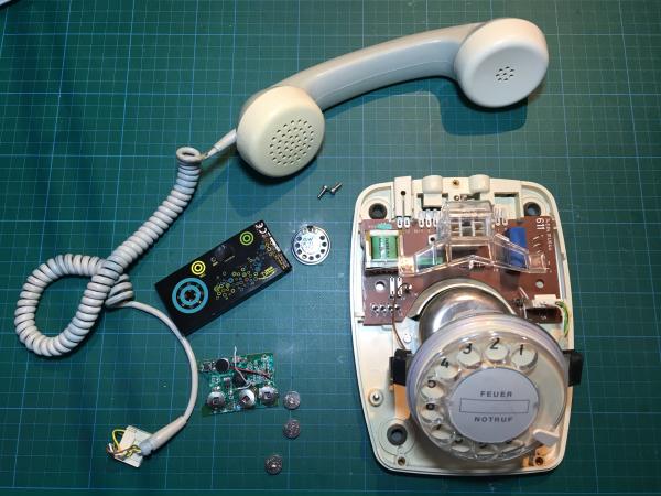 Bild "Hacks:CrazyPhone-Einzelteile.jpg"