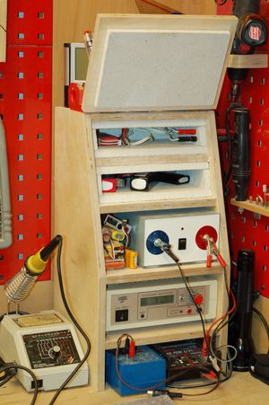 Bild "Modellflug:LiPo_Ladecenter-offen.JPG"