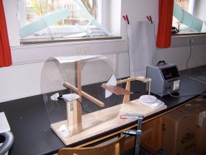 Bild "Technik:Fliegen_Windkanal.jpg"